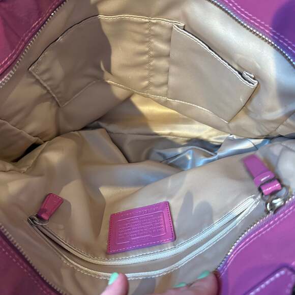 Coach Patent Leather Signature Tote Bag – Pink Embossed Logo - Picture 4 of 4